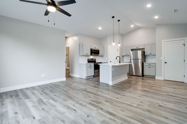 Building Photo - 222 S Anna St Rental