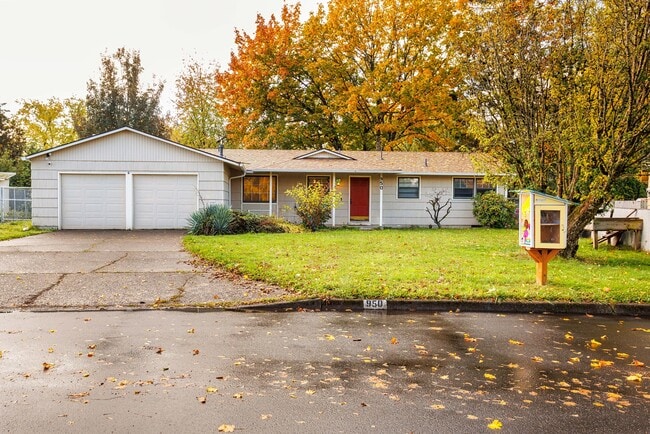 Photo - 950 NE 18th St