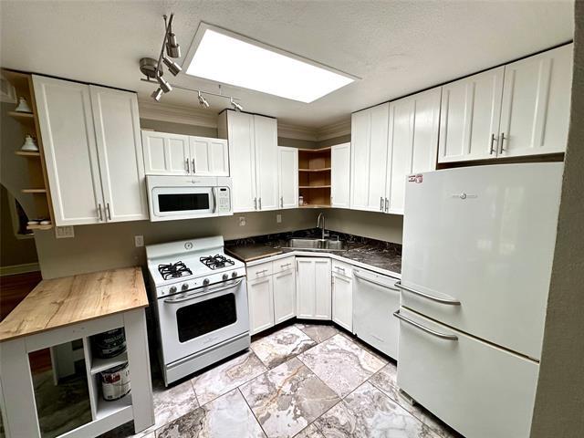 Photo - 8619 Groveland Dr