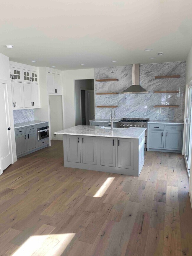 Photo - Holly Luxury Living