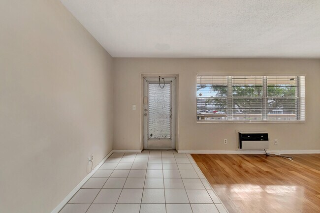 Photo - 145 Bedford F Condo