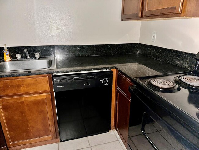 Photo - 950 Lake Destiny Rd Condo Unit E