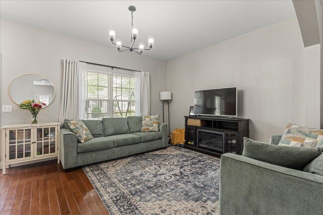 Photo - 410 Ashbury Cir