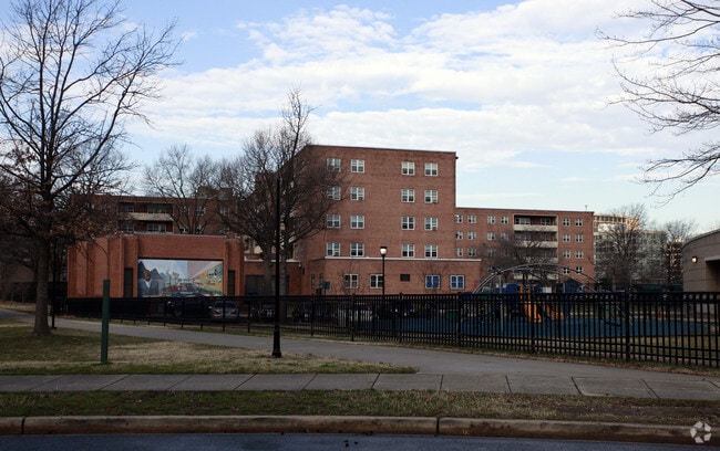 Primary Photo - Greenleaf Gardens
