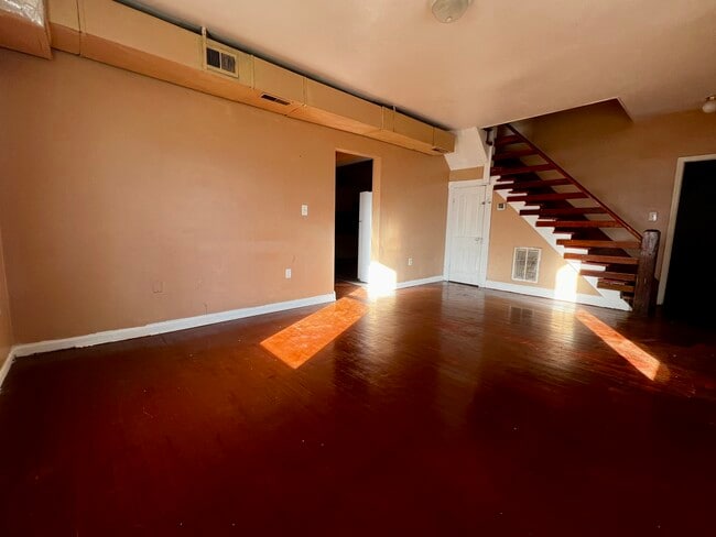 Photo - 914 Bullitt Ave SE