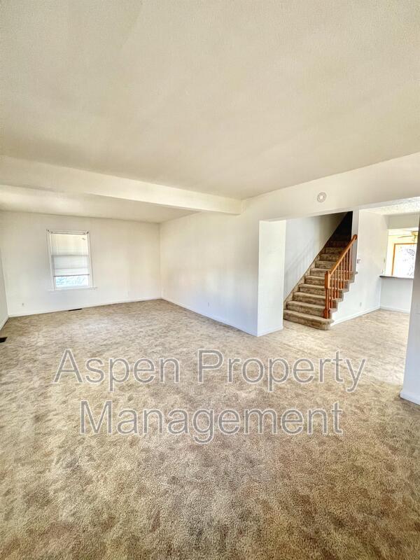 1313 Division St