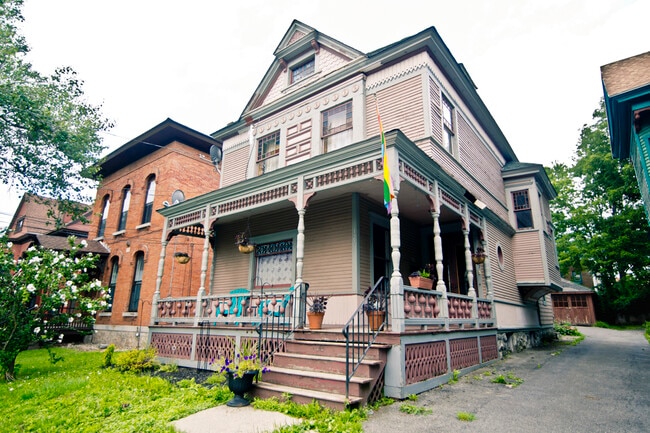 Building Photo - Green St Unit 127 - 1 Rental