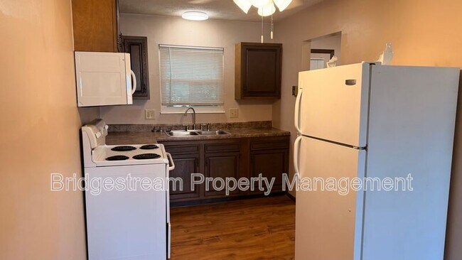 Photo - 40 Candlewood Ct