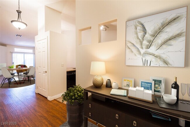 Building Photo - 130 Tapatio St