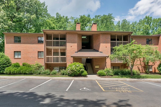 Building Photo - 112 Turtle Creek #12