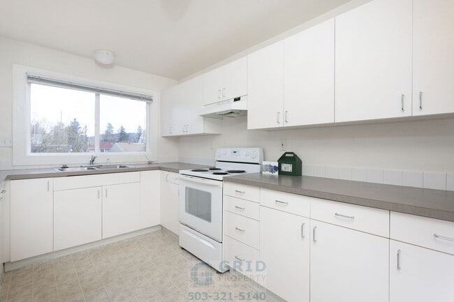 Photo - 2 Bedroom Craftsman Home Available - Southeast Portland!