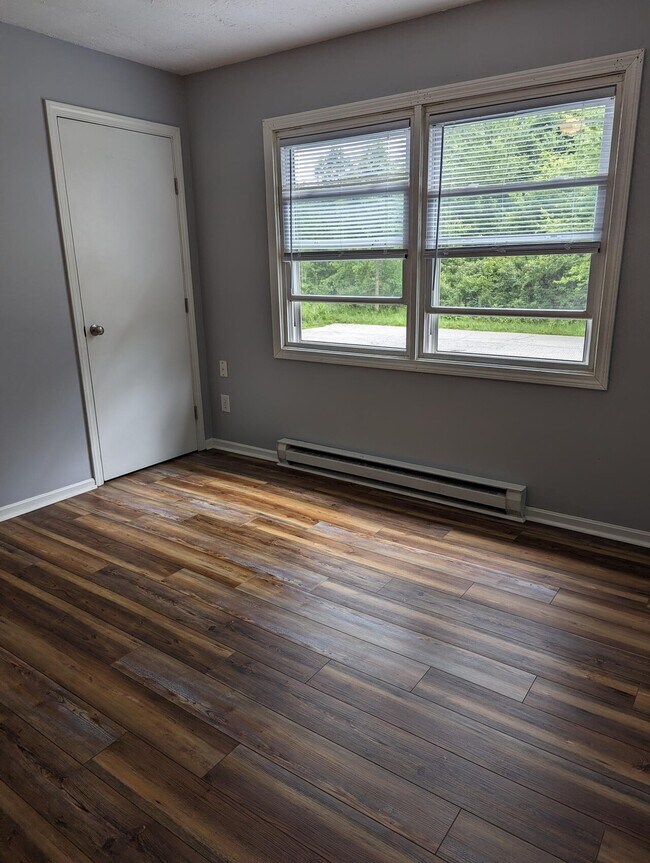 Photo - Salem 12646-52 on Sharon Lynn Unit 3