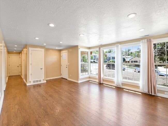 Photo - 1245 E Harrison Ave Unit 1245