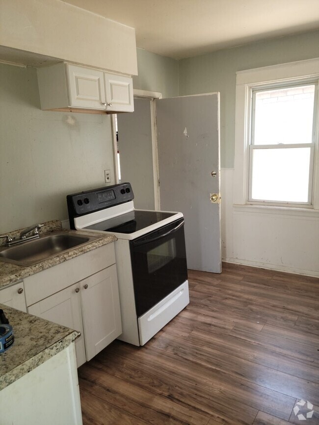 Building Photo - 2734 Orleans Ave Rental