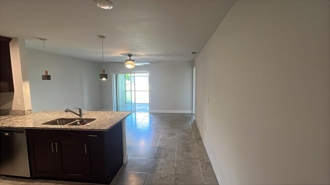 Photo - 3934 21st St W