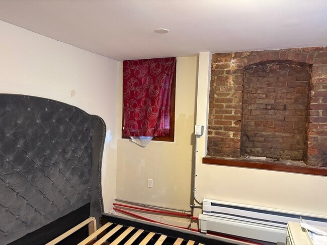76 Maple St Unit Ground Unit