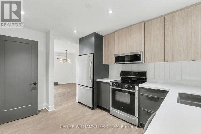 Photo - 306 Riverside Dr Unit B