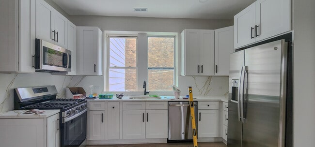 Photo - 2552 S Central Park Ave Unit 2