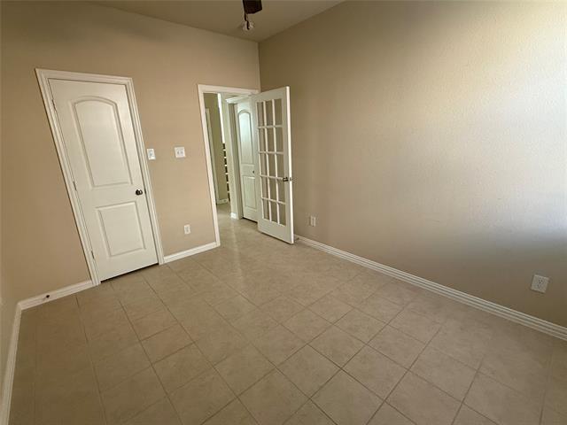 Photo - 309 Sir Brine Dr