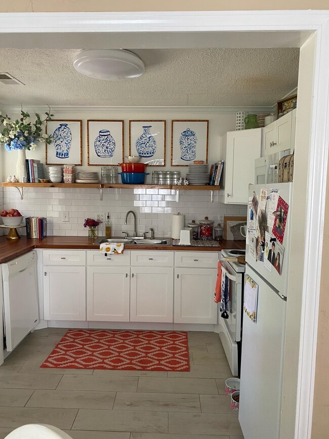 Photo - 3151 N Lafayette Cir