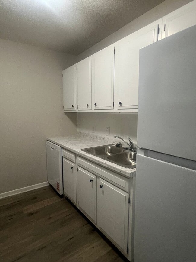 Photo - Remodeled Apartment 2 Bed / 1 Bath