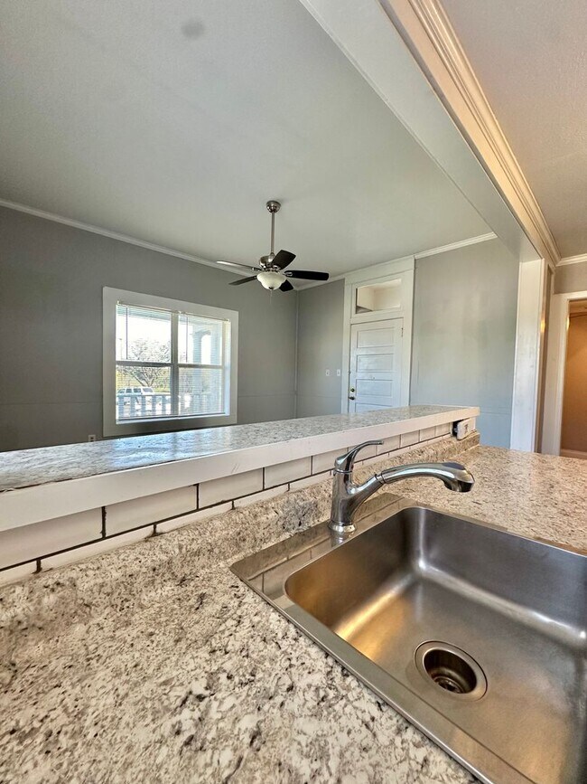 Cozy Home Near Downtown!! Shortterm lease... House Rental in San