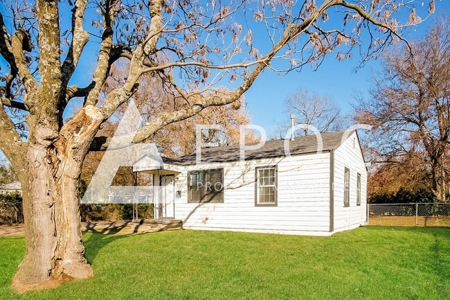 Photo - 2309 N Xanthus Ave