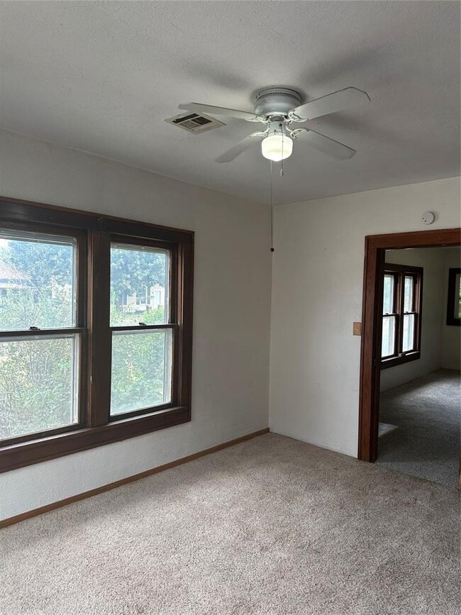 Photo - 815 Sunset Dr