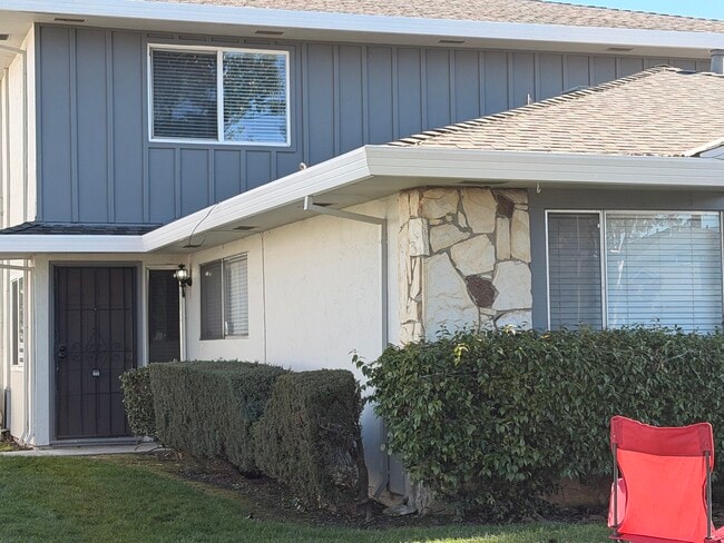 Photo - 5532 Spinnaker Dr Unit 2