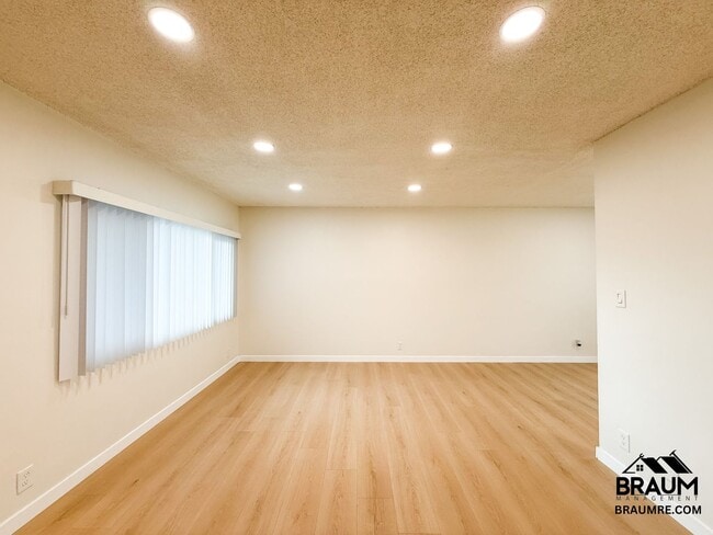 Photo - 13129 Oxnard St Unit 19