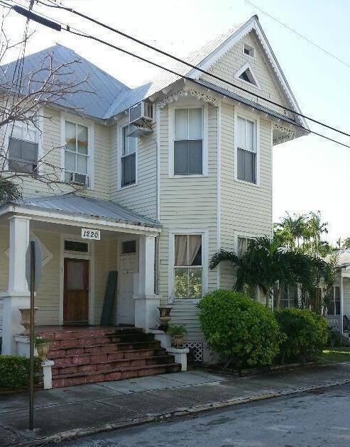 Building Photo - 1220 Newton St Unit 2 Rental