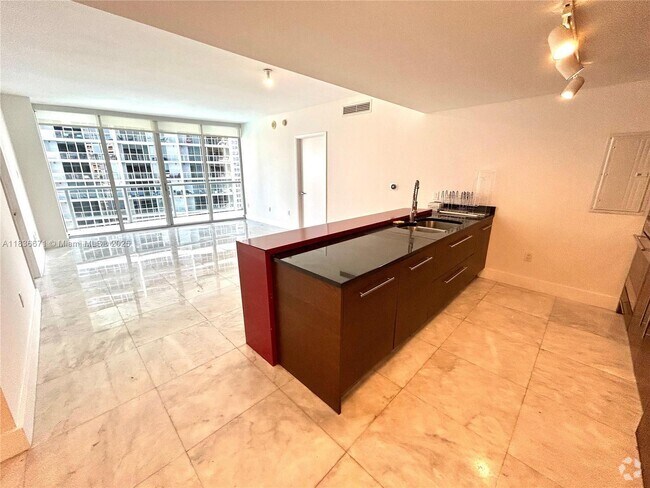 Building Photo - 475 Brickell Ave Unit 1909 Rental