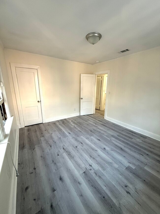Photo - 410 W 46th St