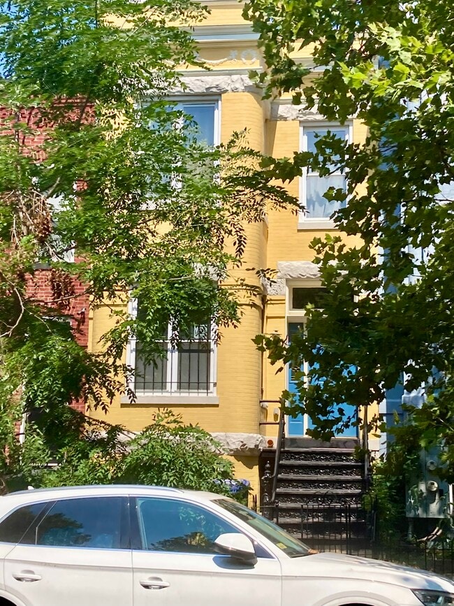 Building Photo - 27 Q St NW Rental