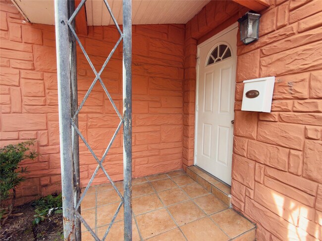 Photo - 3172 McDonald St