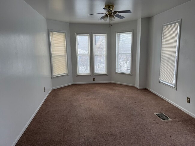 Photo - Hewitt,S.85 Unit Apt 1