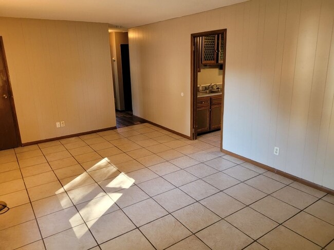 Photo - Great Ranch House next to a Park and Publi...