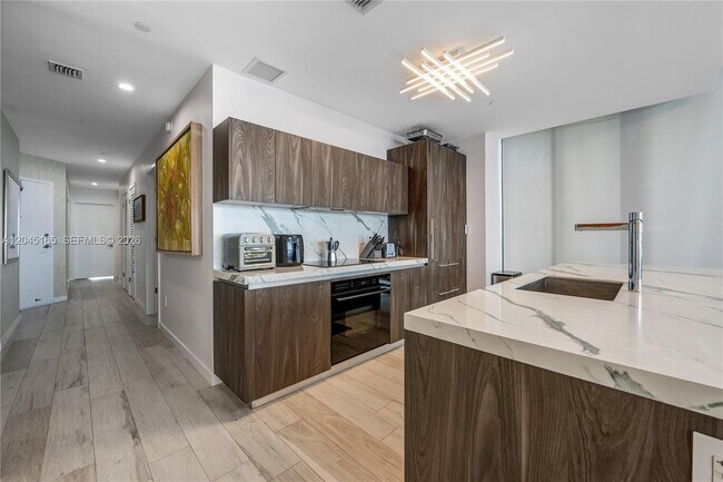 Photo - 480 NE 31st St Unit 907