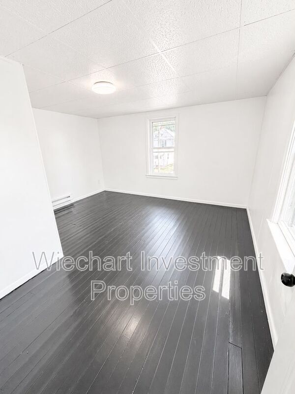 Photo - 654 S Dana Ave