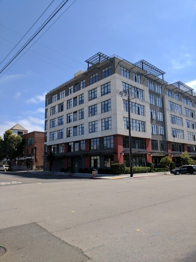 WELCOME HOME IN JACK LONDON SQUARE - WELCOME HOME IN JACK LONDON SQUARE