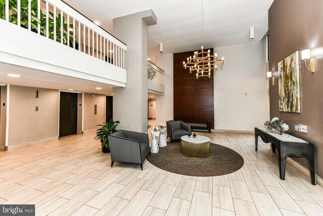 Photo - 2300 Pimmit Dr Apartamento Unidad 914