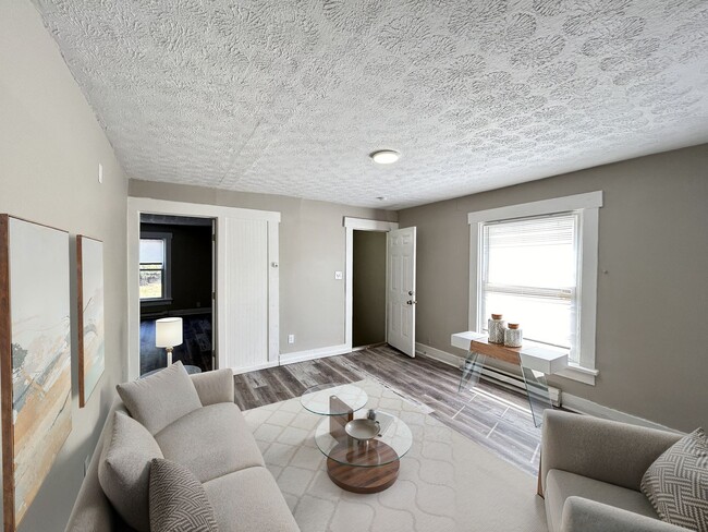 Photo - 445 Livingston Ave Unidad 2 Upper