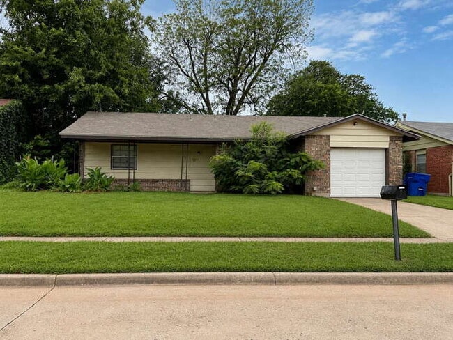 Photo - 3 Bed 2 Bath in Midwest City