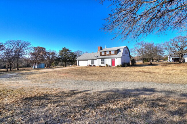 Photo - Beautiful 2 bed Ranch style home on 5 acres!