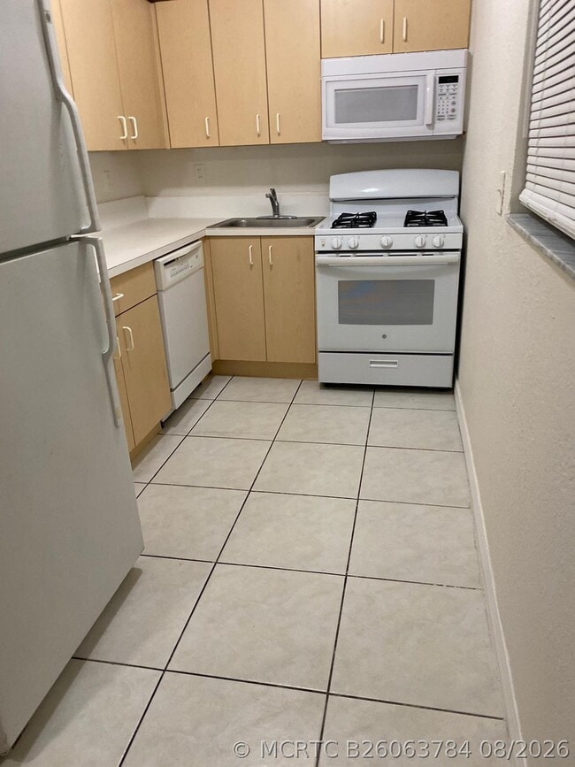 Photo - 2080 NE 167th St Unit 7