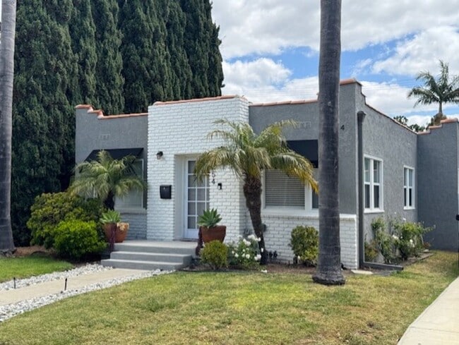 Photo - Modern-Brand New back house