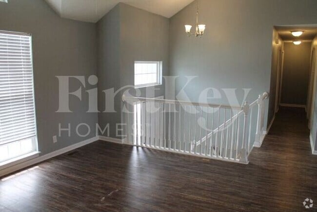 Building Photo - 1700 Briarwood Ln Rental
