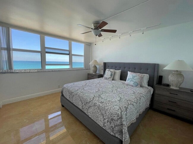 Building Photo - Beautiful 2-Bedroom, 2-Bathroom Apartment with Direct Ocean Views.