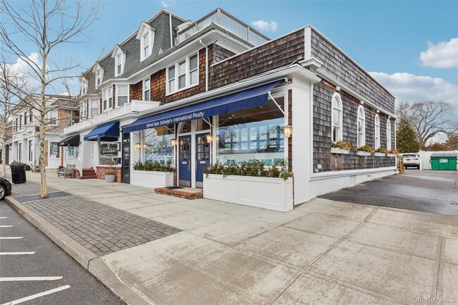 Building Photo - 90 Main St