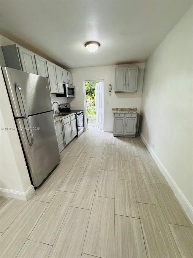 Photo - 631 NW 11th Ave Unit C